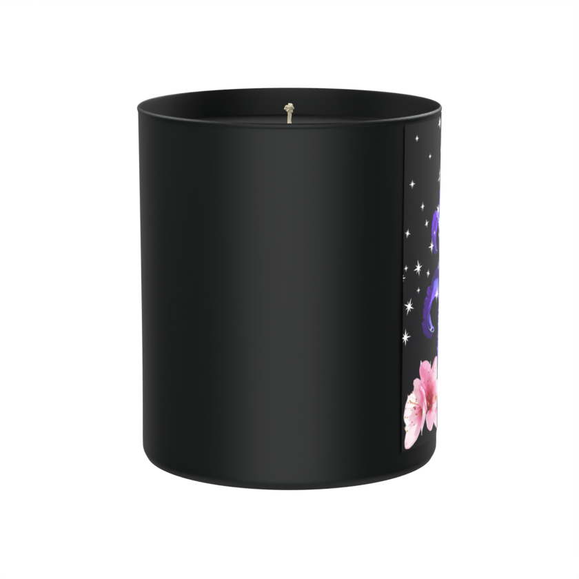 Midnight blooms, whispered spells, and floral femme power. 200g Black Candle ‘Dark Noir’