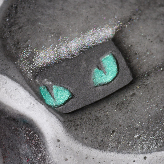Cats Eyes Halloween Bath Bomb 80g