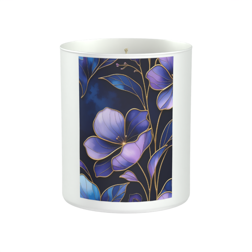 Velvet petals, smoky seduction, and moonlit confidence 200g White candle ‘Sandy Bay'