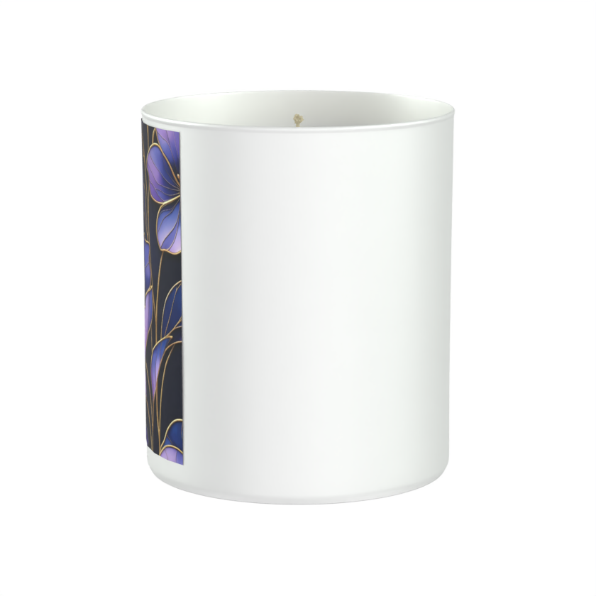 Velvet petals, smoky seduction, and moonlit confidence 200g White candle ‘Sandy Bay'