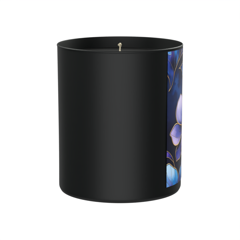 Velvet petals, smoky seduction, and moonlit confidence 200g Black Candle ‘Dark Noir’