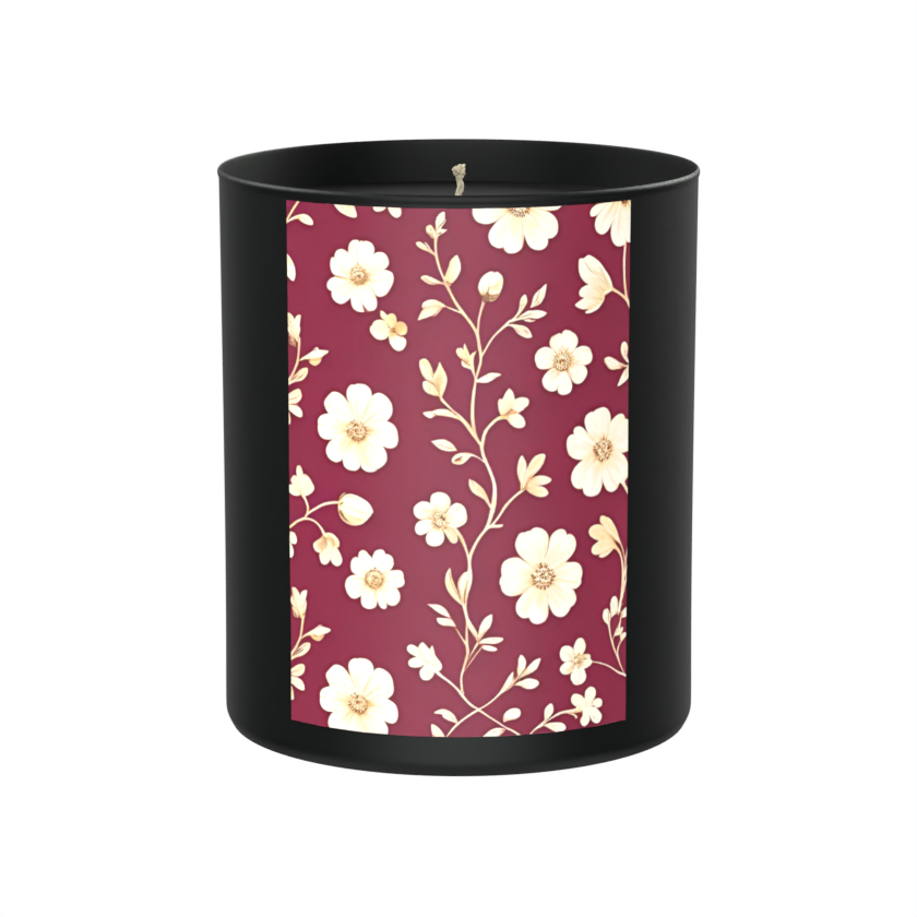 Velvet petals, dark woods, and a touch of drama 200g Black Candle ‘Dark Noir’