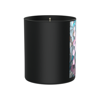 Enchanted woods, soft petals, and a little bit of mystery. 200g Black Candle ‘Dark Noir’