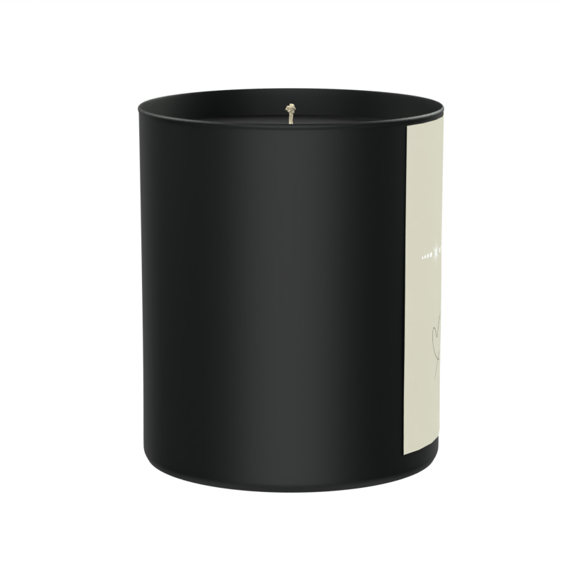 Soft hearts, dark woods, and dangerously good vibes 200g Black Candle ‘Dark Noir’