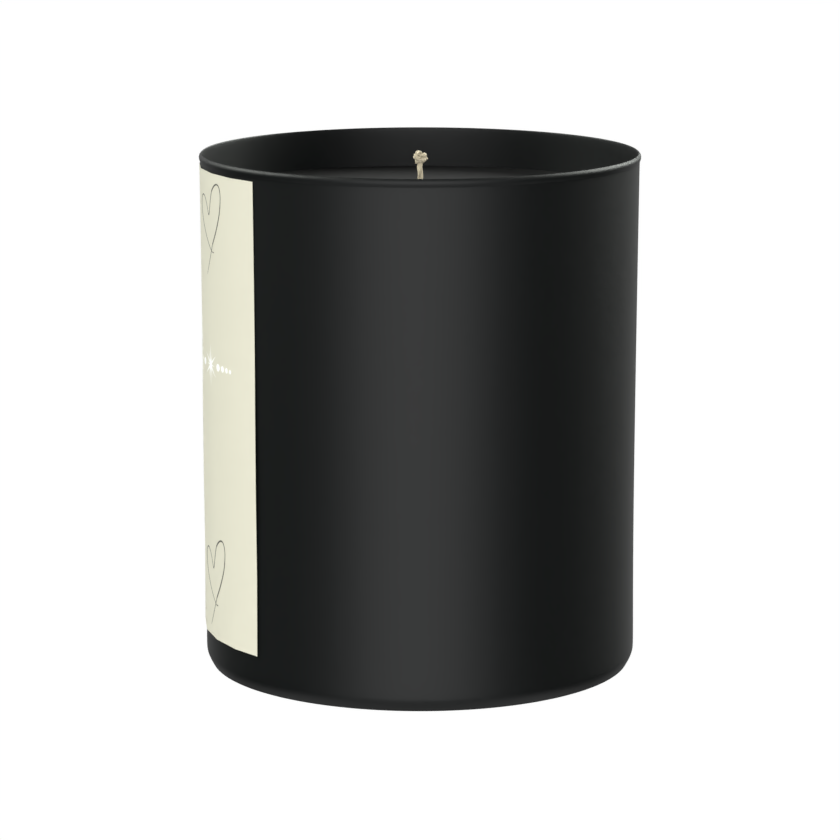 Soft hearts, dark woods, and dangerously good vibes 200g Black Candle ‘Dark Noir’