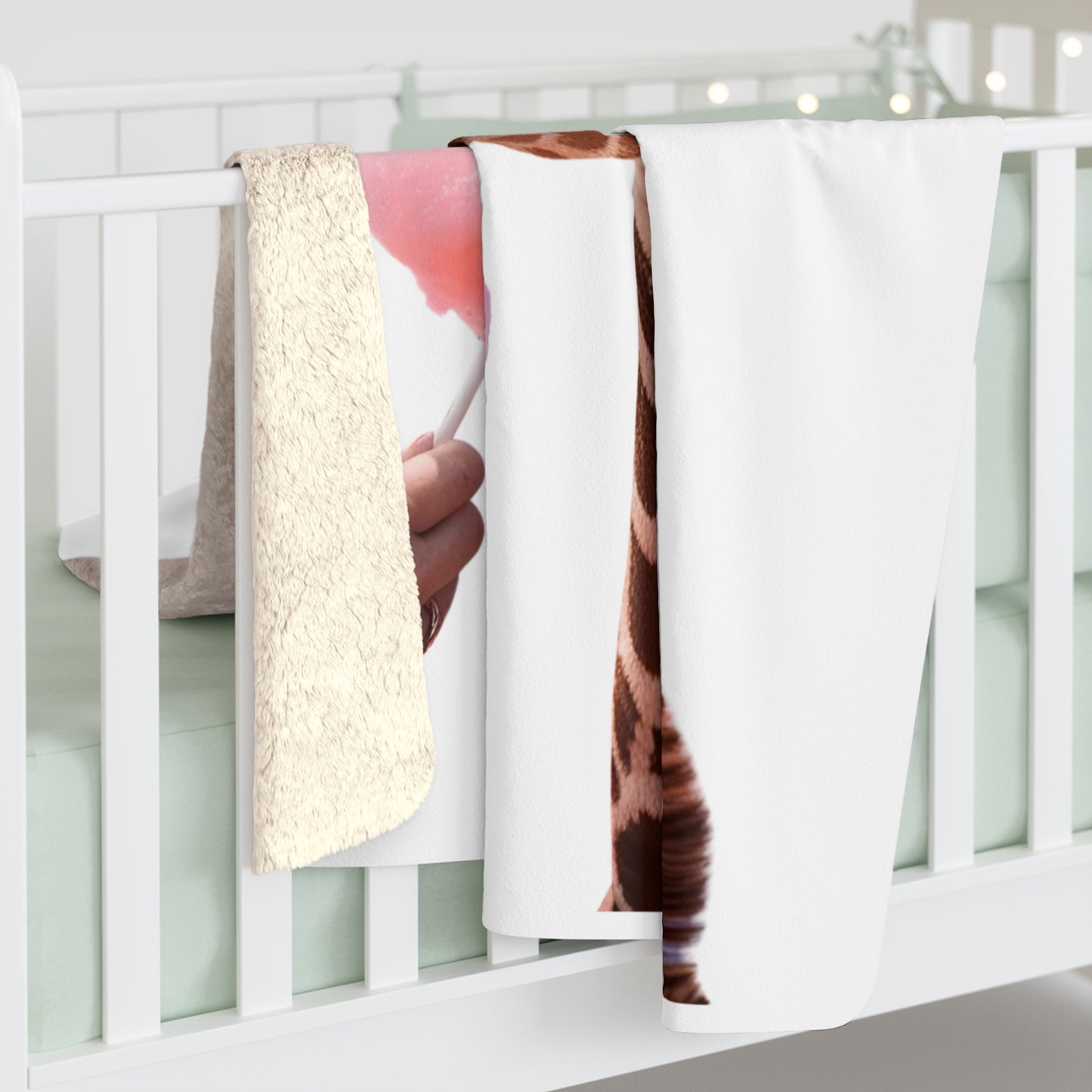 Giraffe Eating Candyfloss Sherpa Fleece Blanket