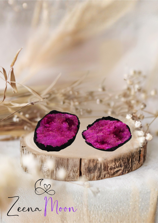 Coloured Calsite Geodes - Black Rock - Dark Red / Pink
