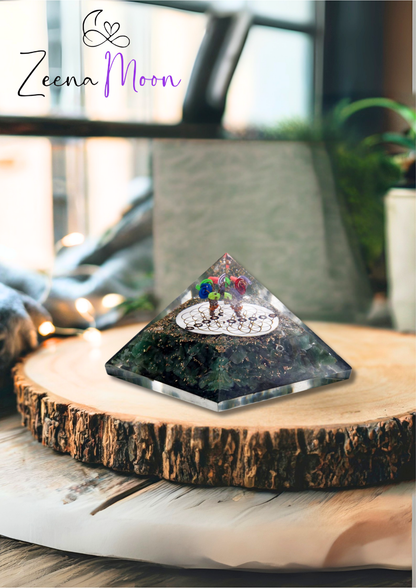 Orgonite Pyramid - Green Acewnturine nd Flower of Life - 70 mm