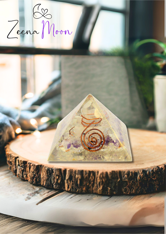 Med Orgonite Pyramid 55mm Gemchips and Copper