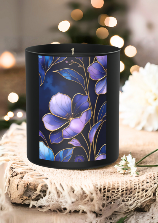Velvet petals, smoky seduction, and moonlit confidence 200g Black Candle ‘Dark Noir’
