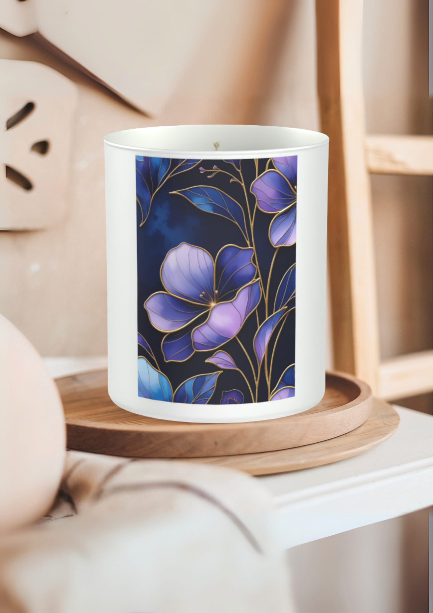 Velvet petals, smoky seduction, and moonlit confidence 200g White candle ‘Sandy Bay'