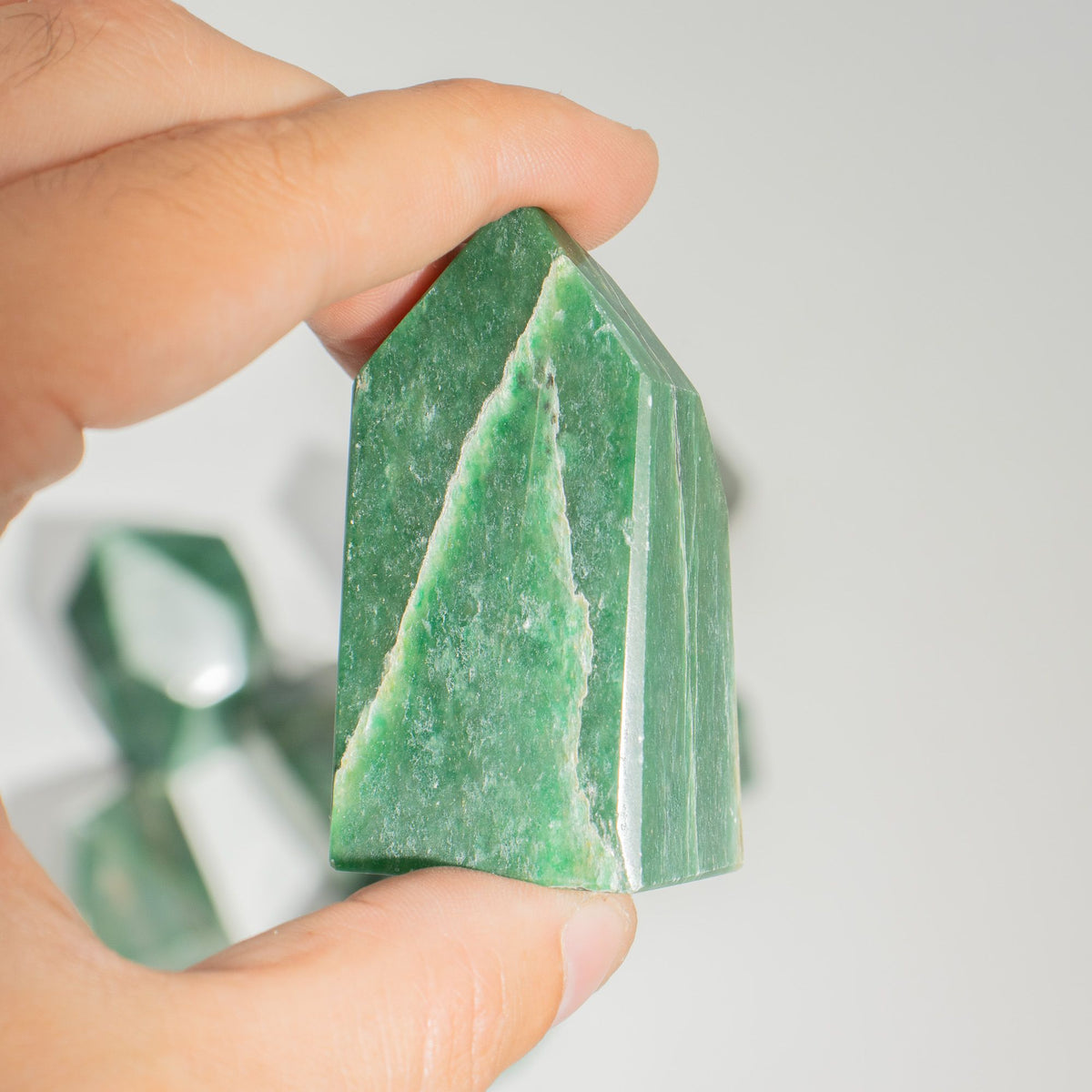 Indian Jade Crystal Points – 500g, Approx. 8 Pieces