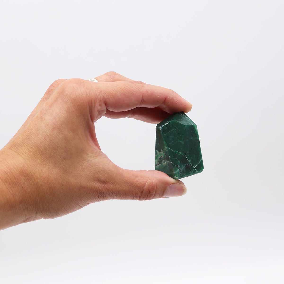 Indian Jade Crystal Points – 500g, Approx. 8 Pieces