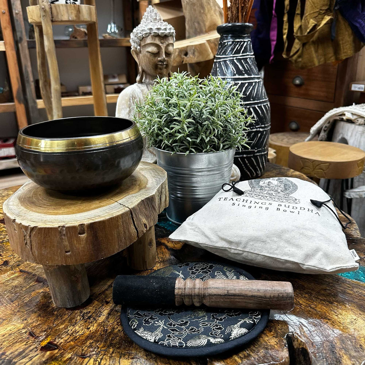 Green Tara Singing Bowl Gift Set – Hand-Beaten 14cm